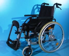 Scaun cu rotile Breezy – latime sezut 43 cm