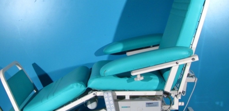 Scaun medical electric pentru tratament