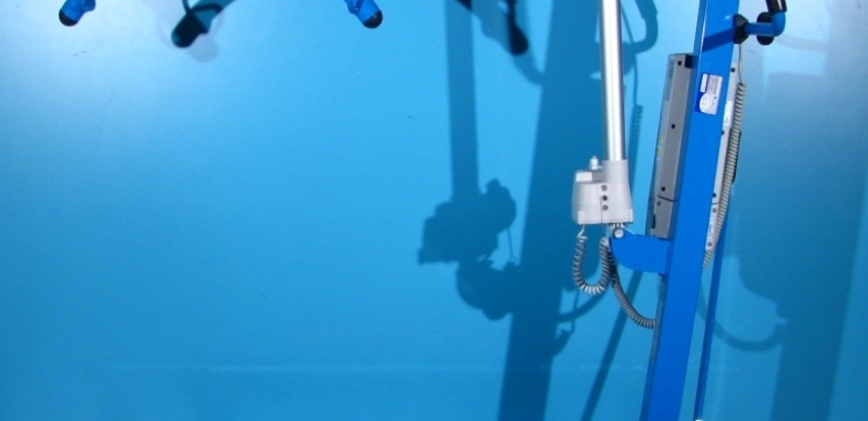 Macara pentru ridicarea si transportul pacientilor