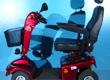 Scuter cu 4 roti pentru batrani – Shoprider