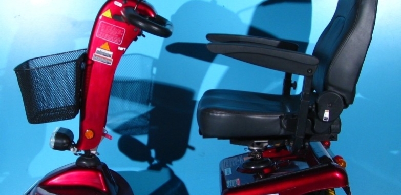 Scuter cu 4 roti pentru batrani – Shoprider