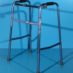 Cadru pentru mers din aluminiu – Invacare