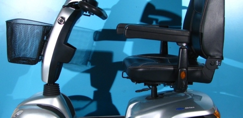 Scuter electric varstnici Invacare Orion
