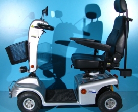 Scuter electric cu 4 roti pentru batrani  Shoprider – 6 km/h