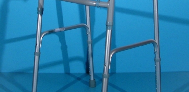 Cadru pentru mers cu 2 roti din aluminiu
