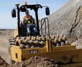 Închiriere Compactor cu Picior de Oaie