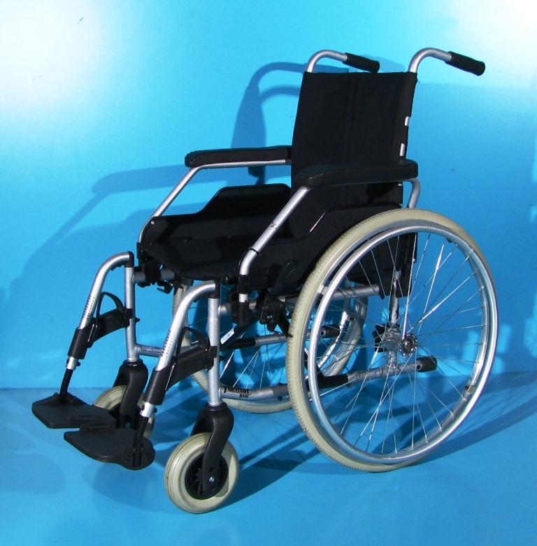 Scaun cu rotile  Meyra – latime sezut 43 cm