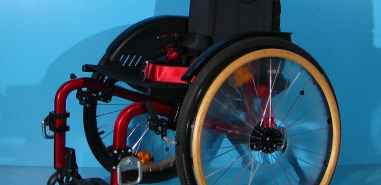 Scaun cu rotile activ din aluminiu -Meyra