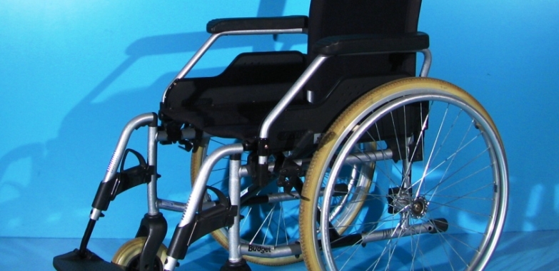 Scaun cu rotile  Meyra – latime sezut 46 cm