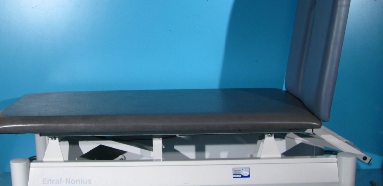 Canapea medicală electrică de tratament, terapie si masaj Enraf Nonius