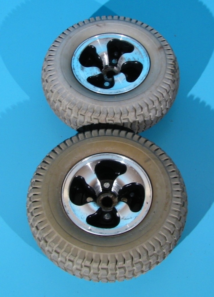 Roata originala cu cauciuc si camera pentru 13×5.00-6