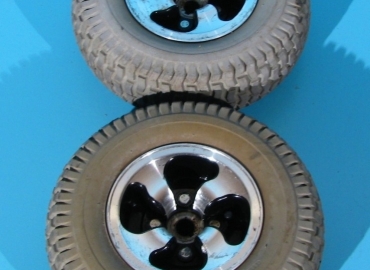 Roata originala cu cauciuc si camera pentru 13×5.00-6