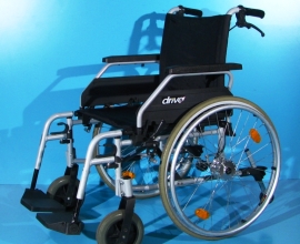 Scaun cu rotile din aluminiu invalizi Drive – latime sezut 49 cm