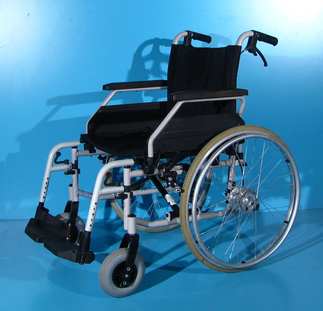 Scaun cu rotile Drive – latime sezut 50 cm