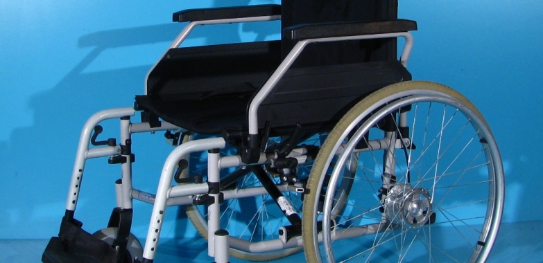 Scaun cu rotile Drive – latime sezut 50 cm