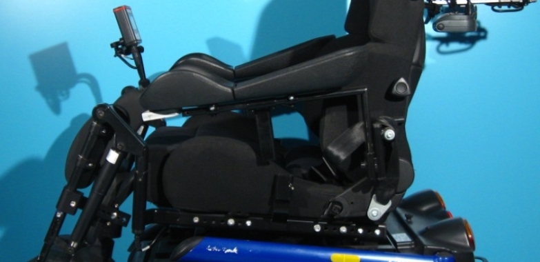 Carucior electric actionat cu gura Otto Bock C1000