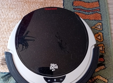 Robot aspirator pentru parchet