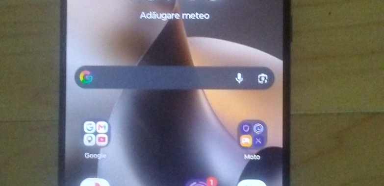 Motorola G77, 256GB, 8GB RAM, 5G, Black Olive Garanție 2 ANI! Pret negociabil.