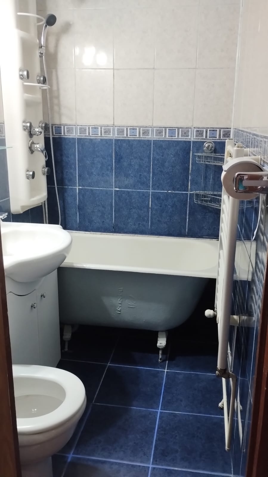 Apartament 3 camere de vânzare – Cartier Florilor, Brașov | 90.000 € ușor negociabil | Direct Proprietar
