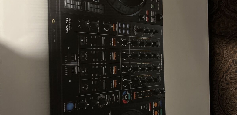 De vânzare Controller DJ Pioneer DDJ-FLX10 cu 4 canale pentru Rekordbox și Serato DJ Pro