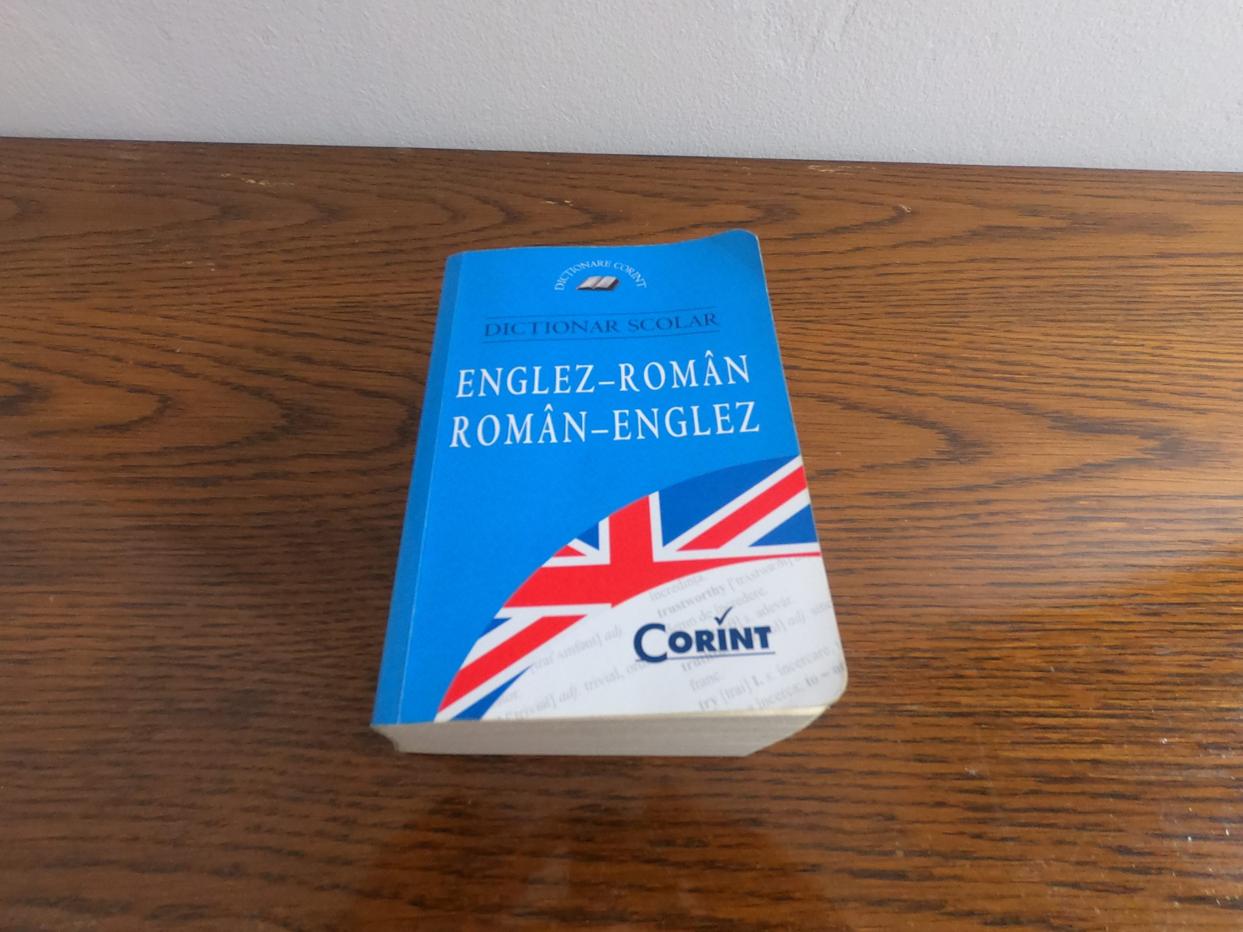 Dicționar Școlar Englez-Român, Român-Englez: Un Ghid Esențial pentru Elevi!