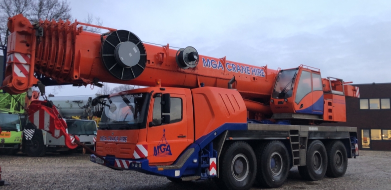 Inchiriez macara/macarale intre 22-300 tone.