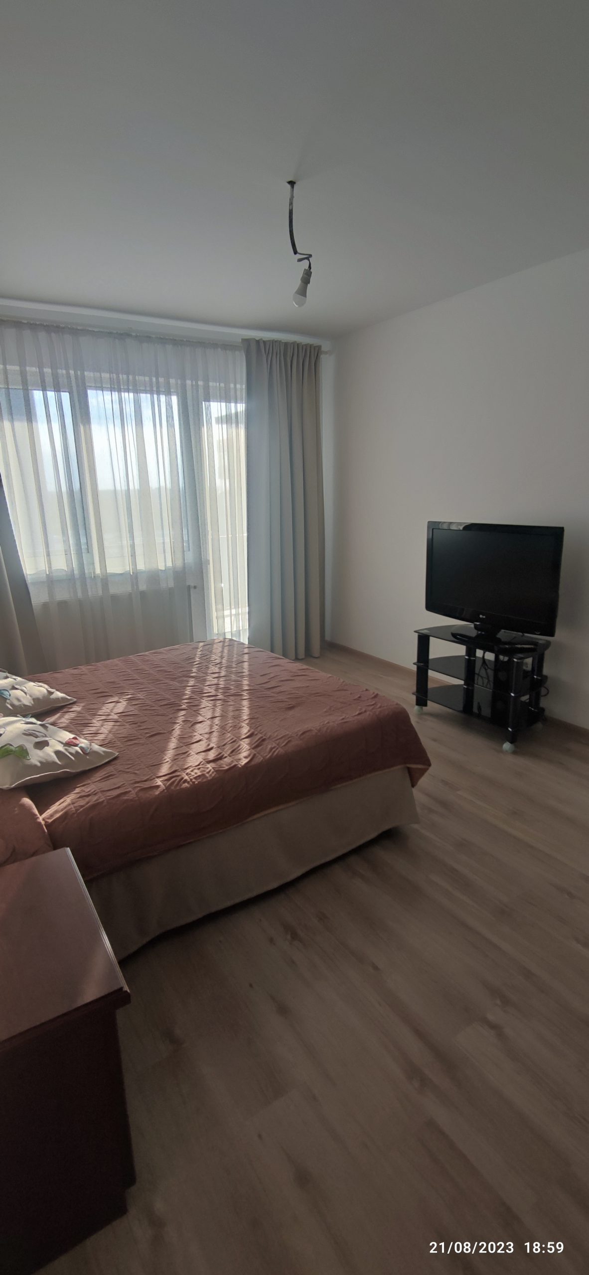 inchiriez apartament