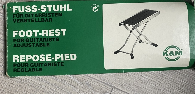 Scaun de picior chitară