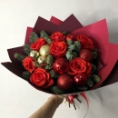 Crăciunul prinde viață cu eleganța aranjamentelor OkFlora