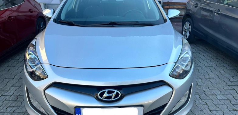 HYUNDAI i30, 2012, 1.6 benzina – o masina BUNA! full option. 5 250 € – Preț negociabil